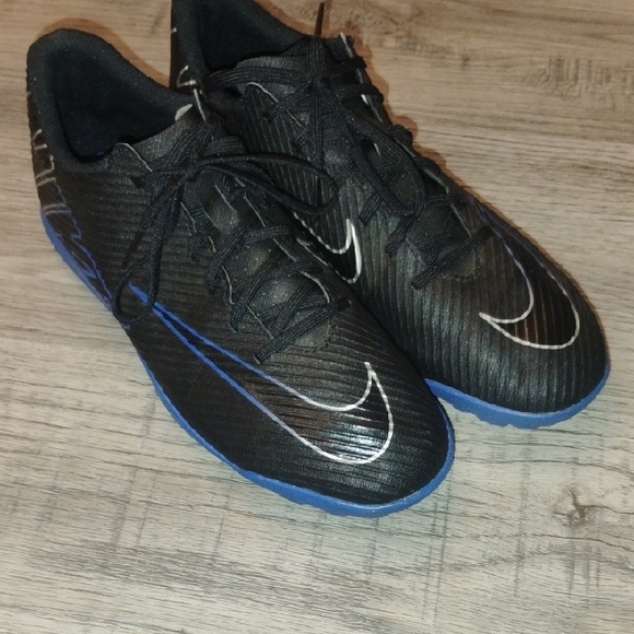 Nike Mercurial  Vapor Indoor Soccer Black and Blue Sports Sneakers Men's Size8.5 - Picture 2 of 9
